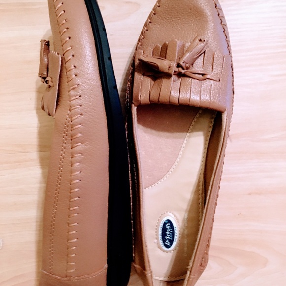 Ladies Dr. Scholls Tan Tassel Flats Loafers Shoes - Picture 3 of 7